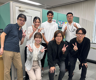 鈴木大輔選手と社員